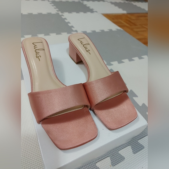 Lulus Satin Blush Block Heels - Picture 1 of 5
